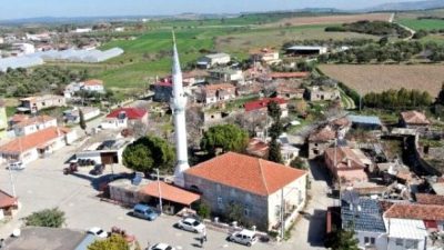 Mazisi 1800’lü yıllara dayanıyor! Çıplakköy’ün tabelasını gören turistler soyunup fotoğraf çektiriyor