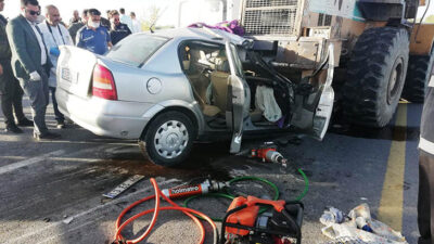 Korkunç ölüm! Önünde ilerleyen iş makinesine çarptı!