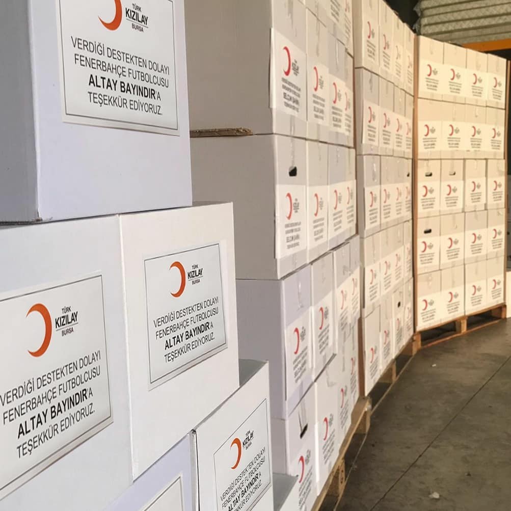 F.Bahçeli kalecinin bağışları Bursa’ya geldi…