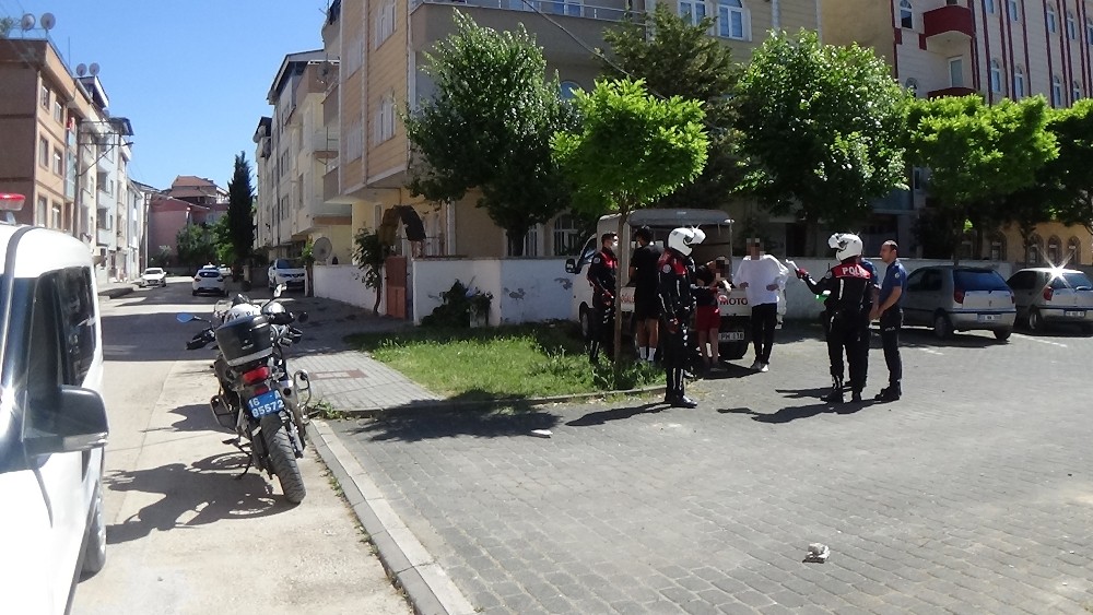 Bursa’da bayramda hava almaya çıkan 3 genci polis affetmedi Bursa’da bayramda hava almaya çıkan 3 genci polis affetmedi