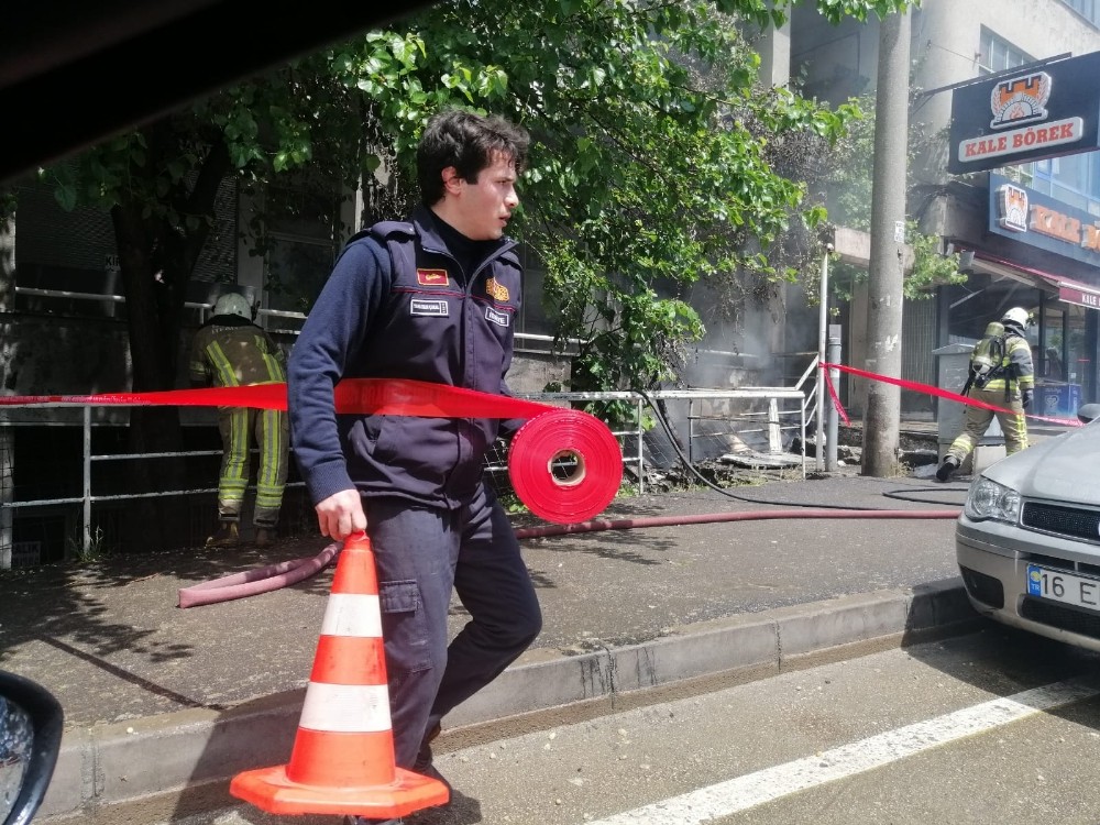 Bursa’da Ayakkabıcılar Çarşısı’nda yangın çıktı! Bursa’da Ayakkabıcılar Çarşısı’nda yangın çıktı!