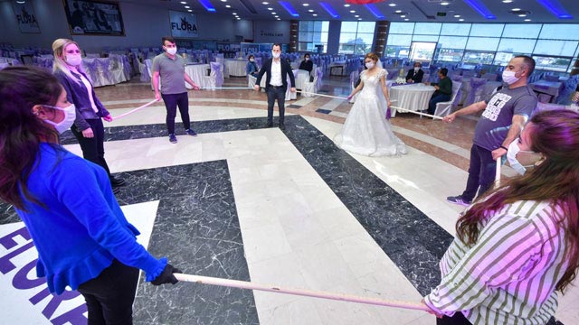 Düğünlere yeni öneri! 1,5 metrelik…