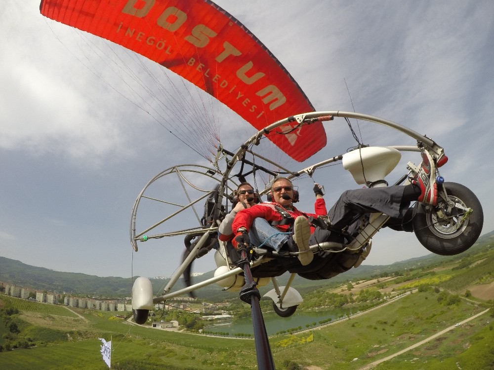 Bursa’nın bu ilçesi ‘evde kal’ mesajını böyle veriyor! Her gün 1 saat…. Bursa’nın bu ilçesi ‘evde kal’ mesajını böyle veriyor! Her gün 1 saat….