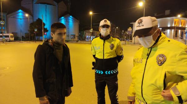 Bursa’da yakalandı, mazereti güldürdü; Babam fırça sapıyla dövdü… Bursa’da yakalandı, mazereti güldürdü; Babam fırça sapıyla dövdü…