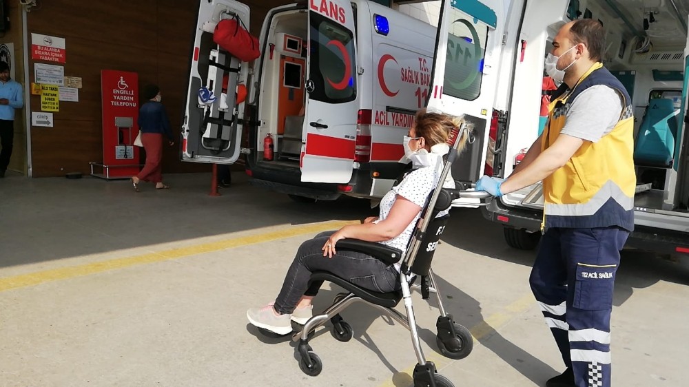 İnegöl’de iki araç çarpıştı: 4 yaralı İnegöl’de iki araç çarpıştı: 4 yaralı