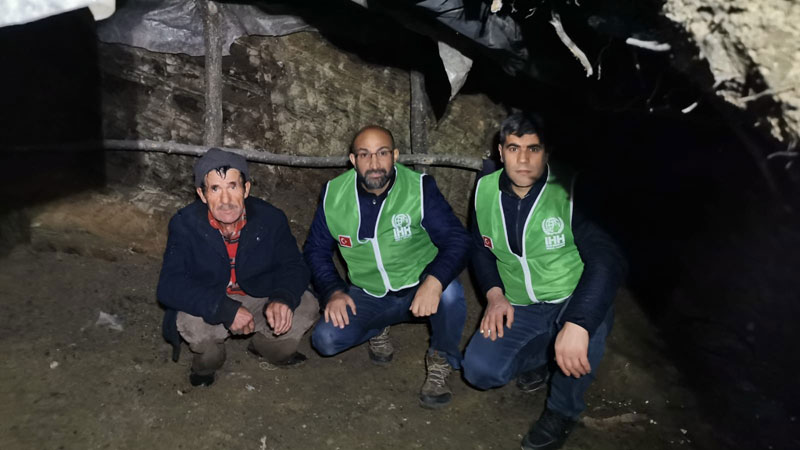 Bursa’da yürek burkan olay! Aylardır ormanda barakada yaşıyor…