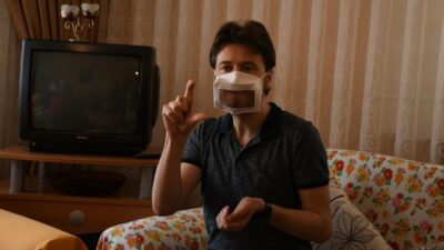 İşitme engellilere özel maske üretildi