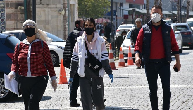 İzmir’de maske takma zorunluluğu getirildi