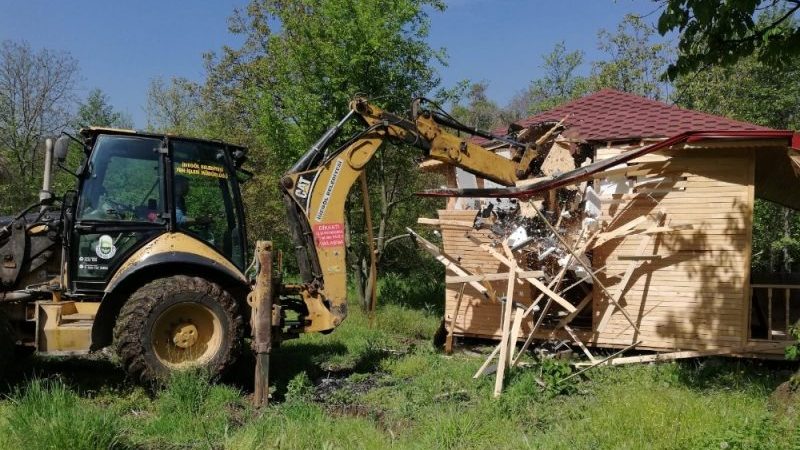 Kaçak yapılar bir bir ortadan kaldırılıyor Kaçak yapılar bir bir ortadan kaldırılıyor
