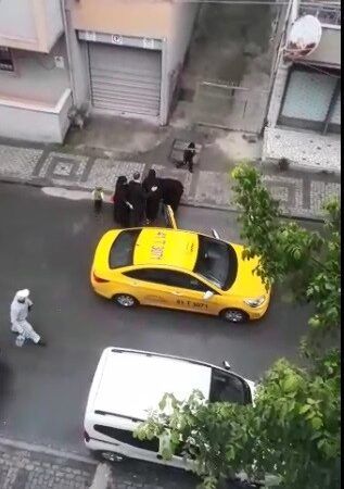 Bu nasıl vicdan? Doğum yapan kadını taksiden attı… Kocaeli'nin Çayırova ilçesinde doğum yapmak üzere olan kadın, çağırdığı taksici