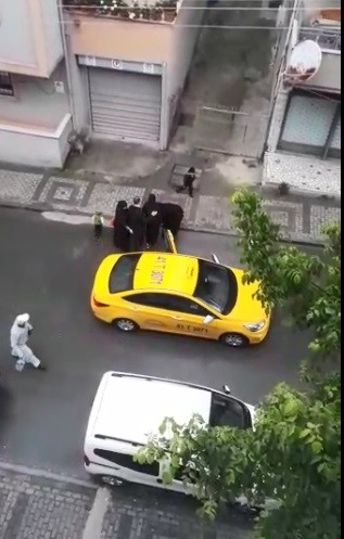 Bu nasıl vicdan? Doğum yapan kadını taksiden attı…