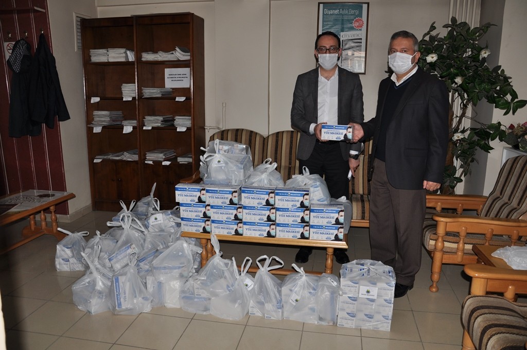 Cuma namazına hazırlık… Bursa’da maskeler tamam… Cuma namazına hazırlık… Bursa’da maskeler tamam…