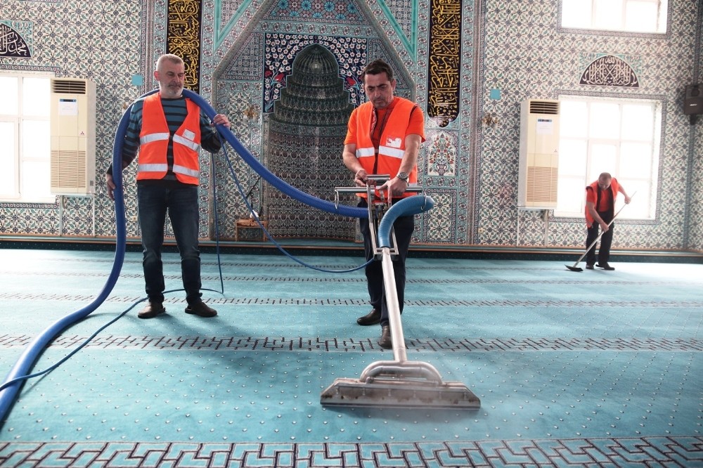 Nilüfer’de camiler ibadete hazır