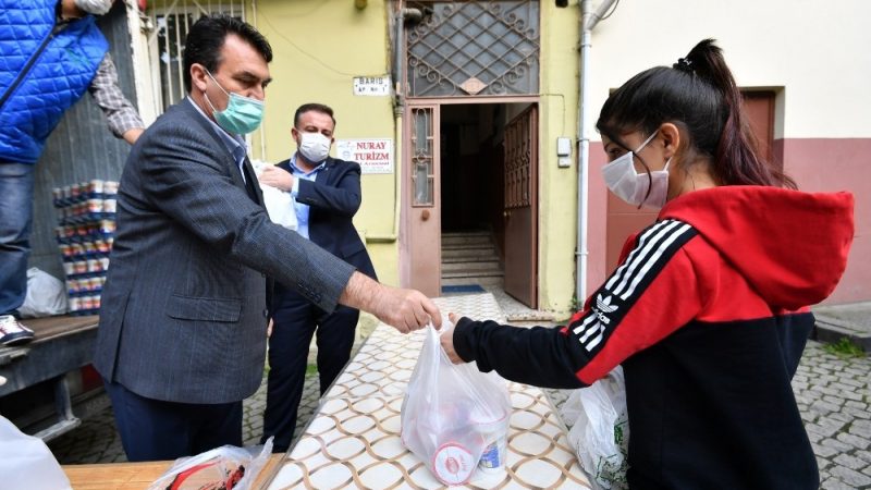 Her gün 3 bin ihtiyaç sahibine 4 çeşit sıcak iftarlık
