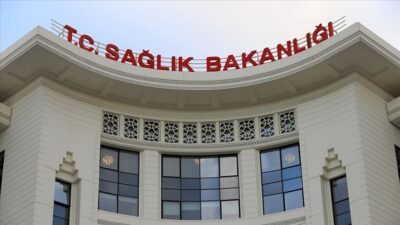 Bakanlık duyurdu! Yurtdışından gelenlerle ilgili yeni karar
