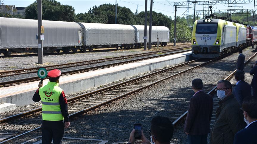 Marmaray’dan geçen ilk yurt içi treni Tekirdağ’a ulaştı