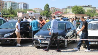 İkinci el oto pazarı ‘korona pazarı’ oldu