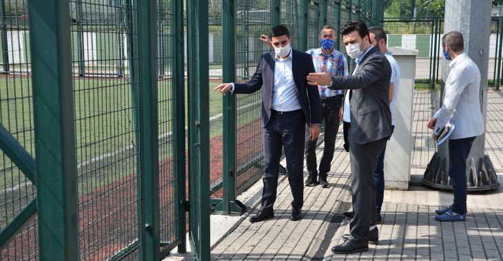 Futbol sahaları bakıma alındı Futbol sahaları bakıma alındı