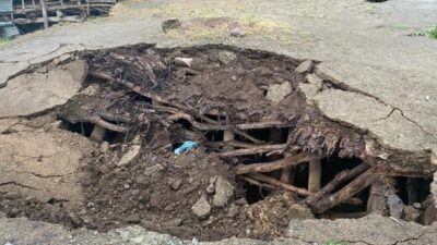 Bingöl’deki depremde iki köyde evler yıkıldı: 9 yaralı