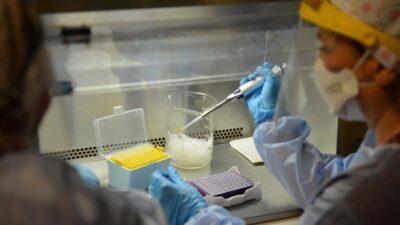 İlk kez girildi! İşte Türkiye’nin Covid-19 Laboratuvarı…