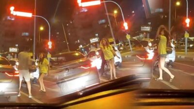Trafik ışıklarda araç durunca dans etmeye başladı!