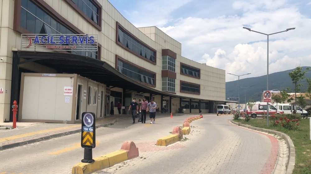 Bursa’da 61 işçi yemekten zehirlendi Bursa’da 61 işçi yemekten zehirlendi