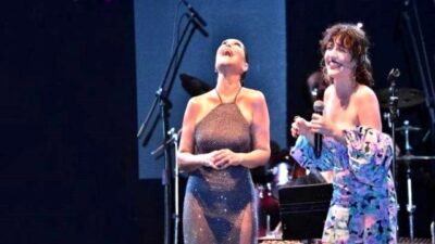 Konserde kendilerinden geçtiler!