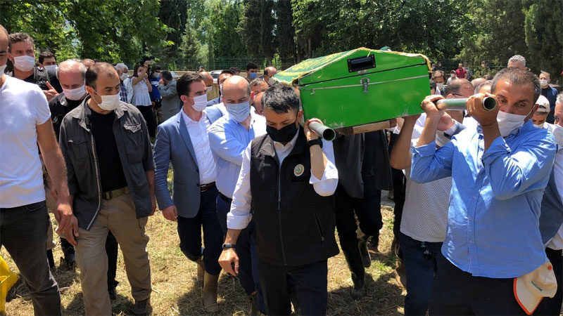 Bursa’daki selde hayatını kaybeden Kader’e son görev Bursa'nın Kestel ilçesinde dün meydana gelen sel nedeniyle hayatını kaybeden