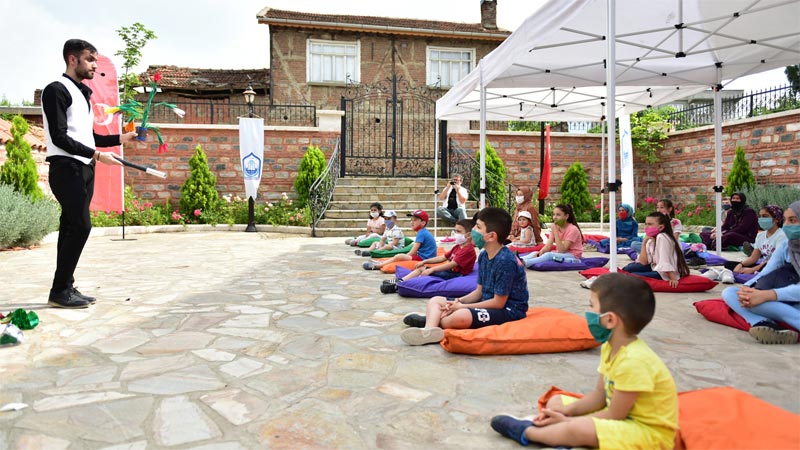 Çocuklar hem eğlendi hem öğrendi