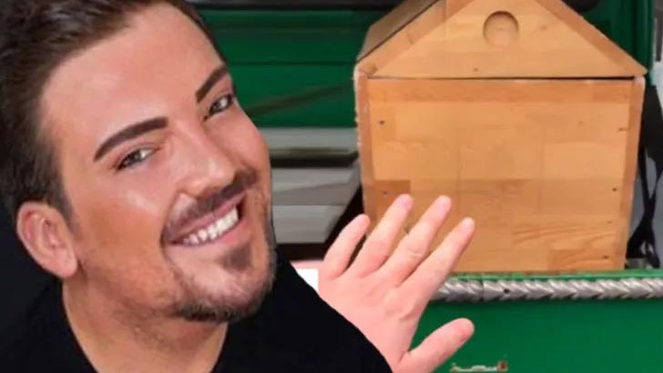 Cenazede pes dedirten olay!Tepki yağdı