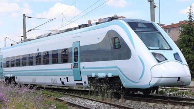 Bakanlık açıkladı: Milli elektrikli tren raylara iniyor