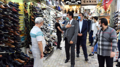 Dündar, Çarşı esnafının yanında