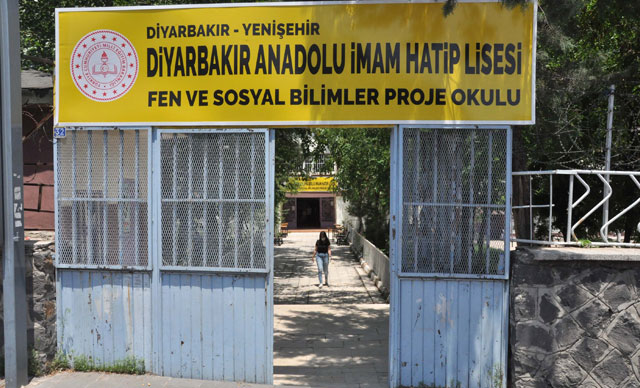 YKS’den çıkan aday, koronavirüs şüphesiyle hastaneye kaldırıldı
