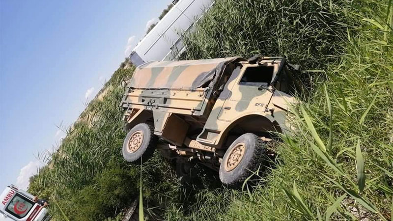Askeri araç devrildi: 5 asker yaralı