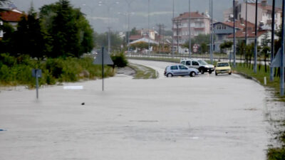 Sağanak ve dolu komşuyu da vurdu