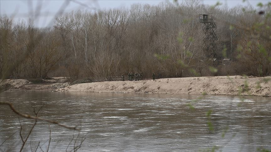 Meriç’te özel harekat botuna taciz ateşi