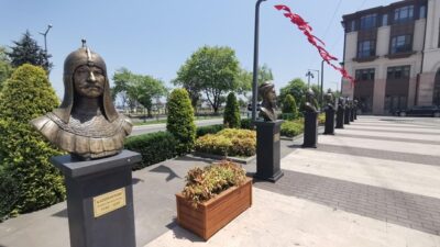 Ordu’da 2 büst daha meydandan kaldırıldı