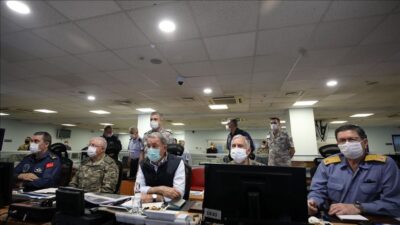 Bakan Akar ve komutanlardan yoğun mesai