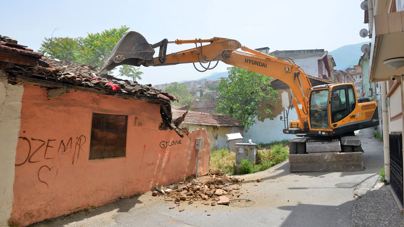 Metruk binalar için özel ekip
