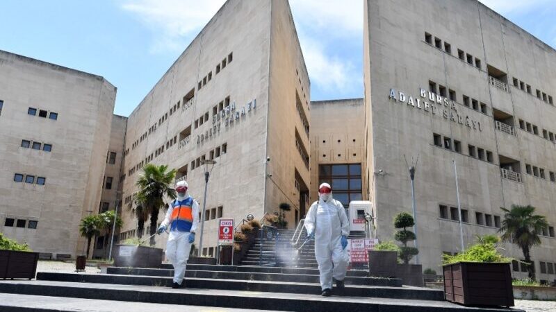 Adliye ve hukuk büroları dezenfekte edildi