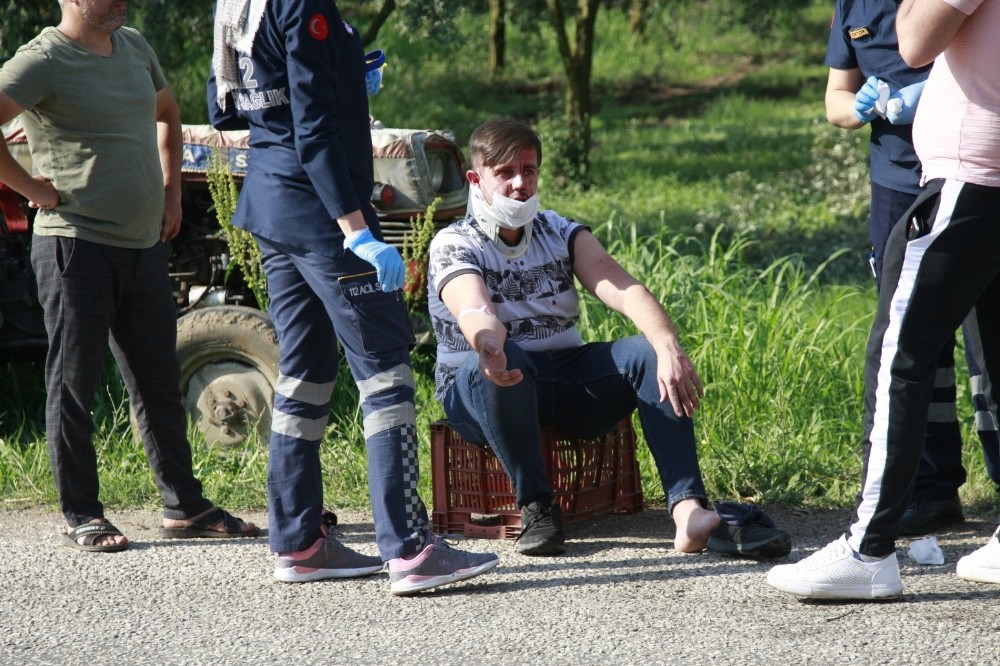 Bursa’da araçlar kafa kafaya çarpıştı; 3 yaralı