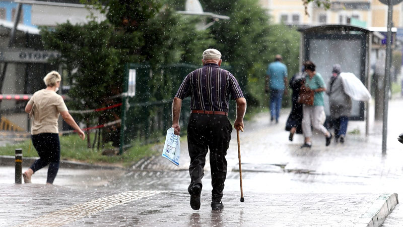 Bursa’da sağanak hayatı olumsuz etkiledi