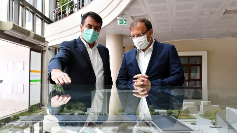 Bursa’nın merkezinde 2 bin araçlık otoparkıyla şehir içi trafiği büyük