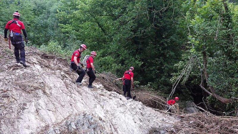 Bursa'nın Kestel ilçesinde sel sularına kapılarak kaybolan genç kızı arama