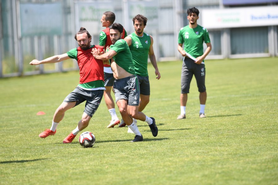 Özlüce’de forma rekabeti kızıştı!