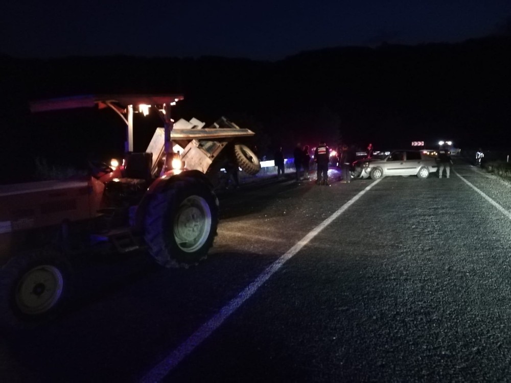 İnegöl-Domaniç yolunda kaza: 2 yaralı İnegöl-Domaniç yolunda kaza: 2 yaralı