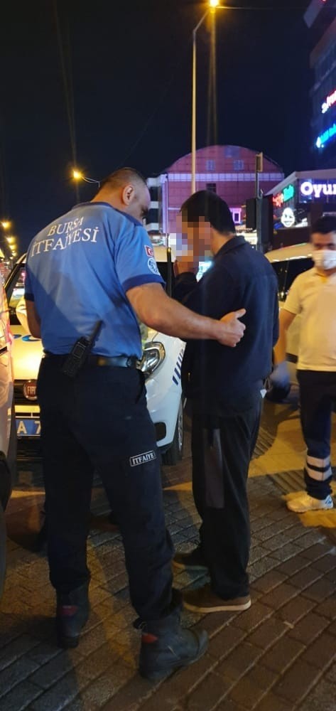 Bursa’da intihara kalkıştı, itfaiye ekibi vazgeçirdi