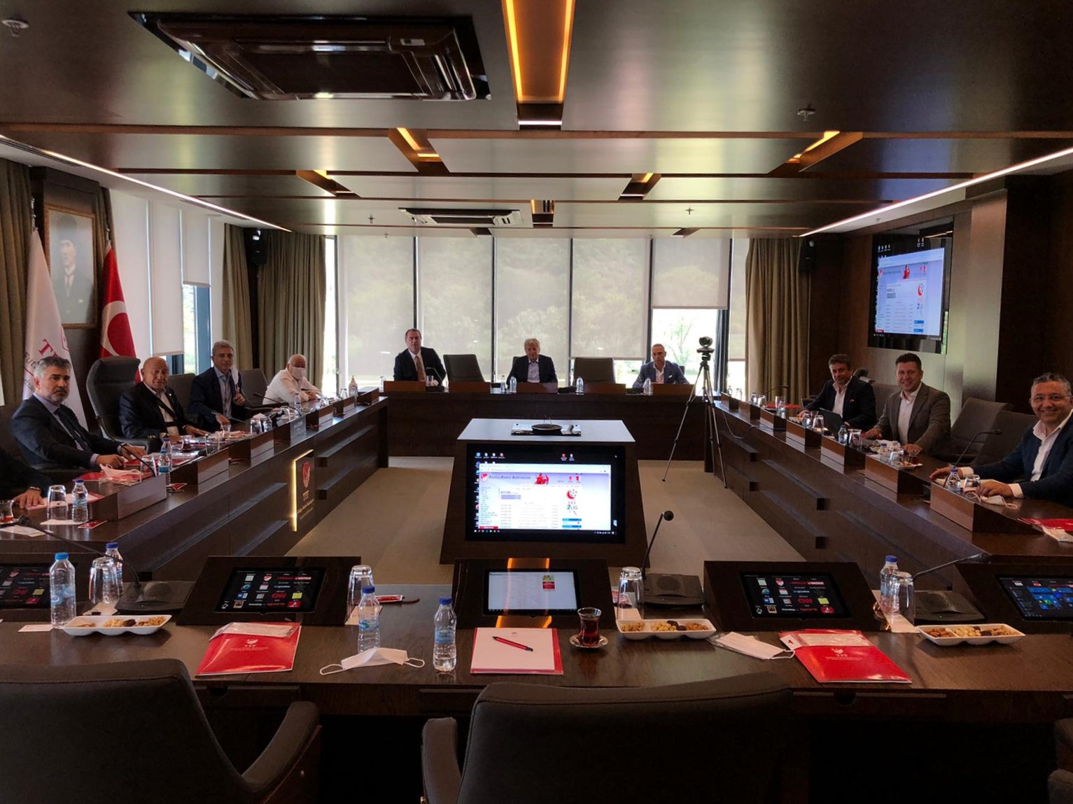 2. ve 3. Lig’de belirsizlik sürüyor… 18 Temmuz’da başlayacak mı? 2. ve 3. Lig’de belirsizlik sürüyor… 18 Temmuz’da başlayacak mı?