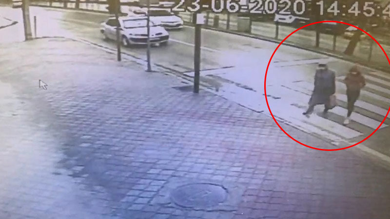 Görüntüler Bursa’dan! Ölümden döndüler Bursa’da meydana gelen kazada anne ve kızı saniyelerle ölümden döndü.