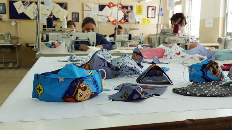 Öğretmenden ‘özel tasarım’ maske